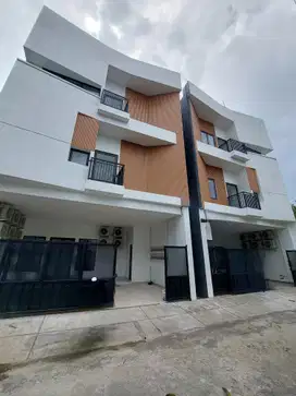 Rumah kost 3 lantai siap huni dekat UB