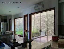Rumah SAN ANTONIO Pakuwon City , Strategis, Minimalis