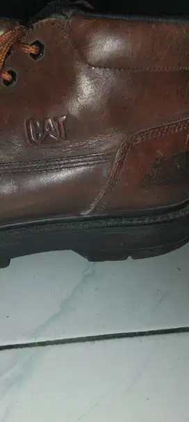 Sepatu CATERPILLAR CATS SIZE 44