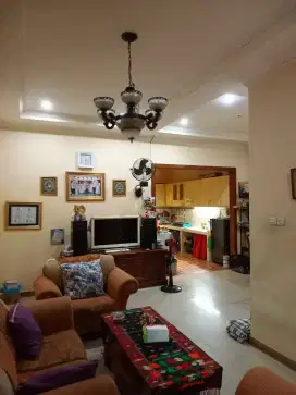 Dijual Cepat Murah Rumah SHM 233m²