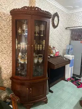 Lemari asli jati ukir model sudut