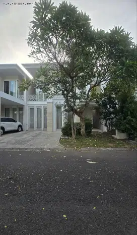 Rumah SANTIAGO ROSA Pakuwon City , Siap Huni, Minimalis