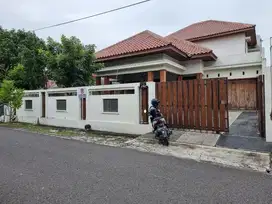 Rumah Bagus 1.5 Lt Tanah Luas Tengah Kota Solo