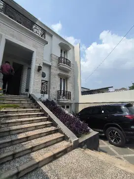 jual  rumah baru bebas banjir strategis di Cawang otista Jakarta