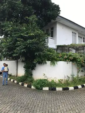 RUMAH HOOK 2 LANTAI KONSEP INDUSTRIAL MODERN DI GRIYA MAS 2, SRENGSENG