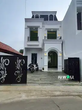 RUMAH SIAP HUNI MODERN  DI JAGAKARSA JAKARTA SELATAN