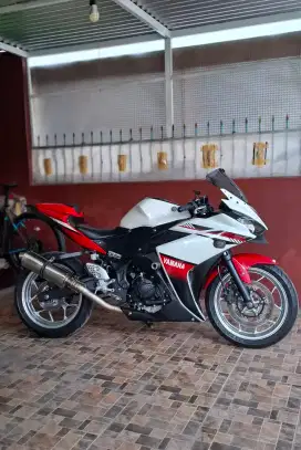 Yamaha R25 2016