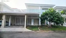 Rumah Grand Island Pakuwon City , Strategis, Minimalis, Furnish