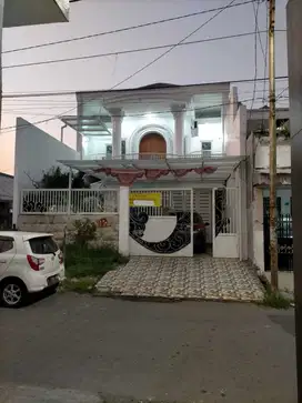 Rumah Mewah + Full Furnish Lokasi Petemon Sawahan Surabaya