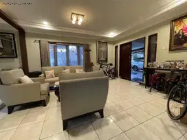 Rumah Jl Jambi Pusat Kota , Strategis, Siap Huni