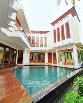 Rumah Di Pondok Indah Cantik Ada Kolam Renang  3027