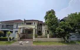 Rumah Pakuwon City  Villa Westwood Hitung Tanah Siap Huni STRATEGIS