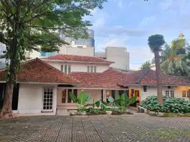 Dijual Rumah Terdiri dari 3 Bangunan Semi Furnished Rumah dan Kantor