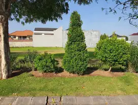 Kavling Pakuwon City, Strategis