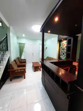Di Sewakan Rumah 2 lt, Tanjung Bunga