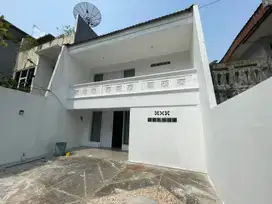 Disewakan Rumah (2 lantai) Ancol Barat