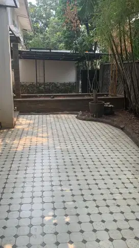 DISEWA RUMAH  MINIMALIST HOUSE LOKASI PREMIUM HANG LEKIU KEBAYORAN BAR