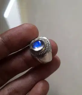 Biduri Bulan Air Laut Ceylon