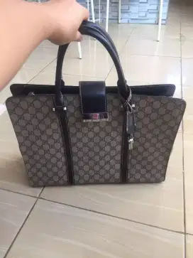 Tas jinjing gucci padlock