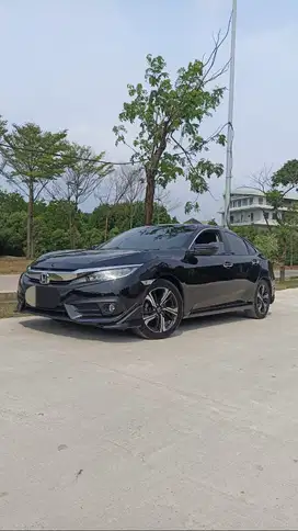 Honda Civic 2016 LOW KM !
