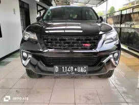 Fortuner VR-Z 2.4 Diesel Automatic Hitam 2016