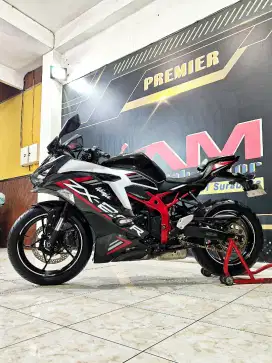 Zx25R ABS Qs 4cilinder KM.2rb Pearl White mewh .Anugerah motor rungkut