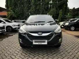 TERMURAH HYUNDAI TUCSON 2012 HITAM LANGKA ANTIK BOS !!
