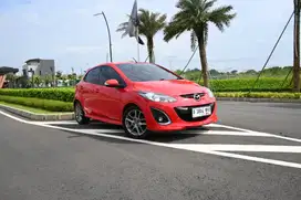 (TDP3jtan) Mazda 2 Hatchback 2013 RED