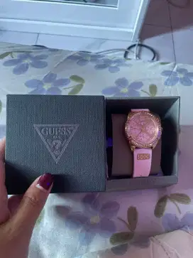 Guess ori wanita
