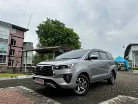 innova V 2.0 AT 2021 low km, super mulus