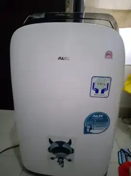 AC Standing Murah Meriah! AUX 1.5 PK Siap Tempur Panas