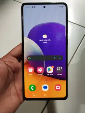 Samsung A72 (8/256)