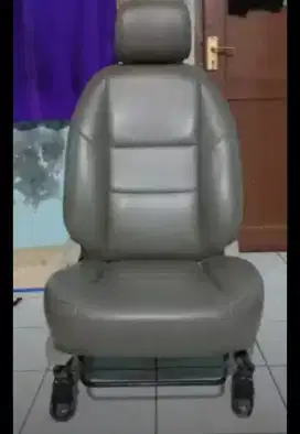 Jok mobil Innova bawahan dari mobil Innova