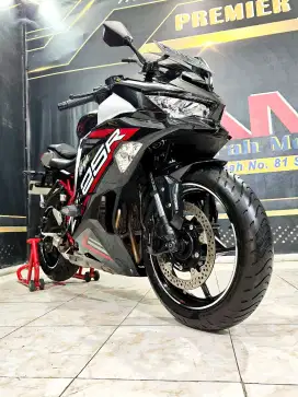 Zx25R ABS Qs 4cilinder KM.2rb Pearl White mewh .Anugerah motor rungkut