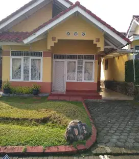 Dijual vila murah