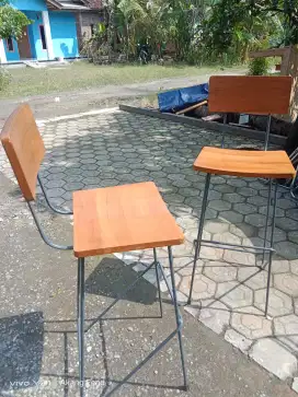 Kursi kafe bahan kayu jati ukuran tinggi