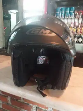 Dijual helm GM baru 1bulan pemakaian