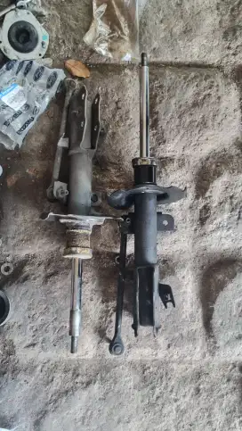 Shockbreaker Mazda 2 non sky Fomoco ori minus
