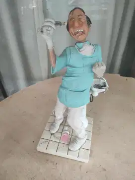 Patung Action Figure Dentist
