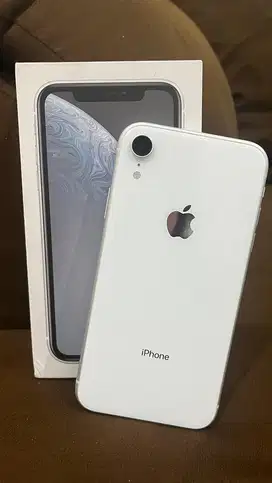 iphone XR white 64GB