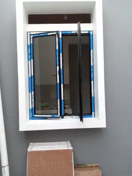 tukang kusen aluminium rapi dan teliti