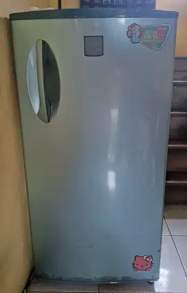 kulkas polytron dingin normal banget