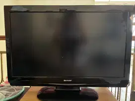 Tv sharp 32 inchi