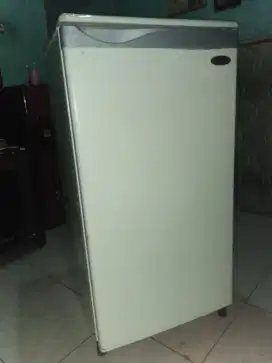 kulkas 1 pintu merk sanyo