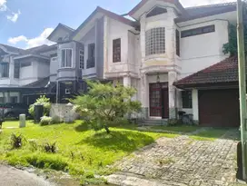 Dijual rumah 2 lantai di Royal Sumatera Medan