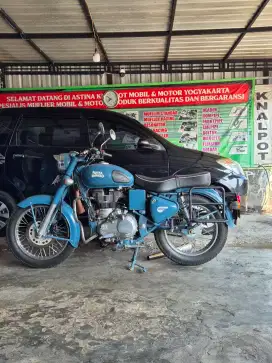 Royal enfield classic 500 squadton blue