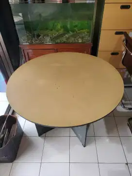 Meja Meeting Bundar