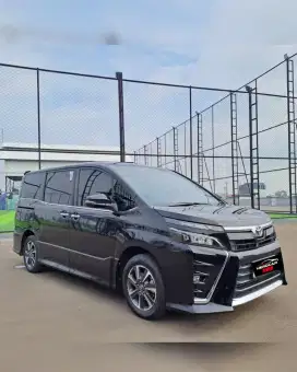 TOYOTA VOXY 2.0 AT 2021 / TOYOTA VOXY 2021