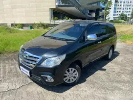 Toyota Kijang Innova 2.0 G Bensin-MT 2013 Hitam LBAH
