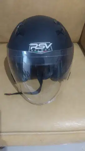 HELM ASLI RSV SEPERTI BARU EX CEWEK JARANG PAKAI TANPA DUS